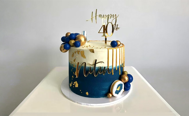 personalised-name-and-age-cake