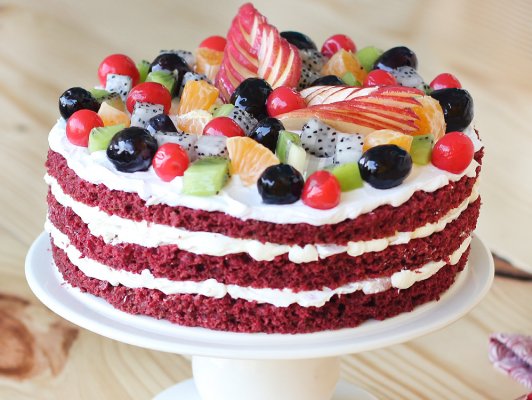 Dragon Fruit Red Velvet Cake Dragon Fruit Red Velvet Cake